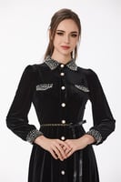 فستان مخمل مع لؤلؤ