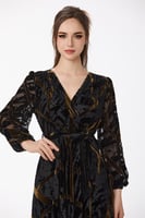 فستان بطبعة مخمل اسود