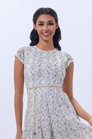 فستان دانتيل كلاسيكي