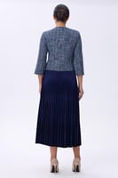 جاكيت تويد أزرق بأزرار ذهبية مزدوجة