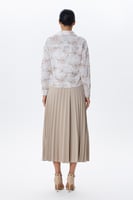 بلوزة قطنية مطرزة بنقشة زهور