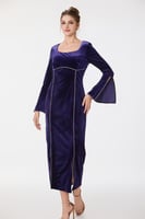 فستان مخمل مع اكسسوار