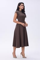 فستان شتوي بني بتطريز ناعم