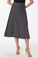 تنورة استرتش بحياكة بارزة