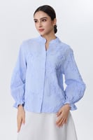 بلوزة مطرزة بزهور بارزة بلون أزرق سماوي