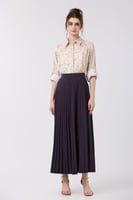 بلوزة ساتين بيج