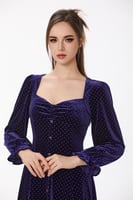 فستان مخمل بنفسجي