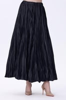 تنورة ماكسي بليسيه حريرية باللون الأسود