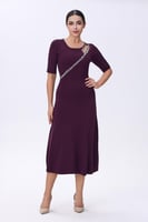 فستان بنفسجي استرتش مزين بالكرستالات