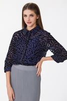بلوزة طبع مخمل
