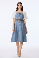 فستان جينز مع دانتيل