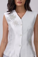 طقم أنيق بفيست مطرز وتنورة ميدي واسعة