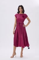 فستان ميدي فوشي أنيق بقصة غير متماثلة