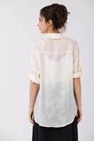 بلوزة كتان ناعم بيج