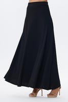 تنورة سوداء واسعة بقصة A