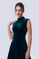 فستان مخملي قصير لون أخضر شتوي