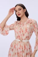 فستان أنثوي زهري رقيق