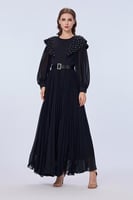 فستان شيفون مع لؤلؤ