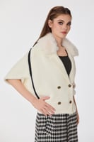 جاكيت صوف بياقة فرو