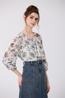 بلوزة شيفون شفاف اوف وايت