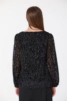 بلوزة درابيه طبع مخمل