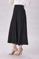 تنورة مقلم حياكة بارزة اسود كلوش