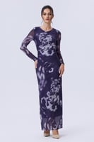 فستان بنفسجي طويل مطبع بأكمام طويلة