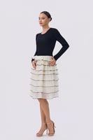 فستان ميدي بأكمام أسود وأبيض طبقات