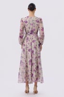 فستان طويل بطبعة زهور ناعمة بألوان الوردية أنيقة