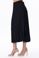 تنورة كلوش بكسرات ميدي