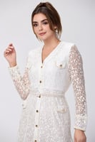 فستان دانتيل مع كلف الؤلؤ