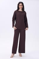 طقم بني مقلم