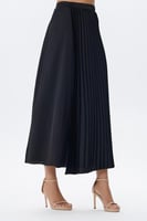 تنورة سوداء ميدي بلسية جانبي