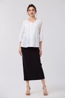 بلوزة كتان بتطريز اوف وايت