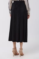 تنورة كريب بليسيه ناعم