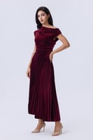 فستان سهرة مخمل عنابي بكسرات جانبية