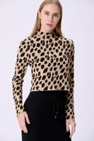 بلوزة بنقشة النمري