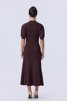 فستان بني ميدي بأزرار أمامية كلاسيكي