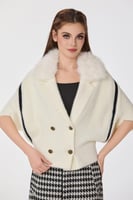 جاكيت صوف بياقة فرو