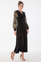 فستان مخمل مع تطريز