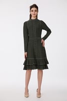 فستان استرتش زيتي مع اكسسوار