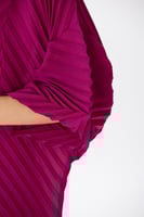 فستان بليسية فوشي بحياكة عصرية