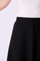 تنورة كلوش أسود