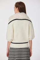 جاكيت صوف بياقة فرو