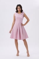 فستان ميدي وردي أنيق بتفصيل عقدة جانبية