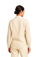 بلوزة كتان أوف وايت مقلمة