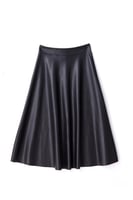 تنورة جلد اسود