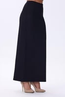 تنورة سوداء طويلة بقصة مستقيمه