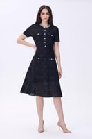 فستان أسود أنيق بنقشة فاخرة