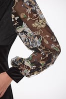 فستان مخمل مع تطريز